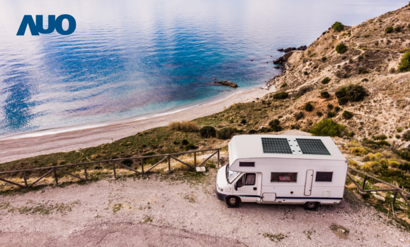 「可撓輕量化太陽光電板SunCurva」使用輕量特殊耐候型複合板取代傳統太陽能板的玻璃前板，不僅降低70%重量，每米平方僅3Kg；具有抗衝擊性能及通過電磁相容性測試，可應用於交通運輸工具，如露營車、遊艇等